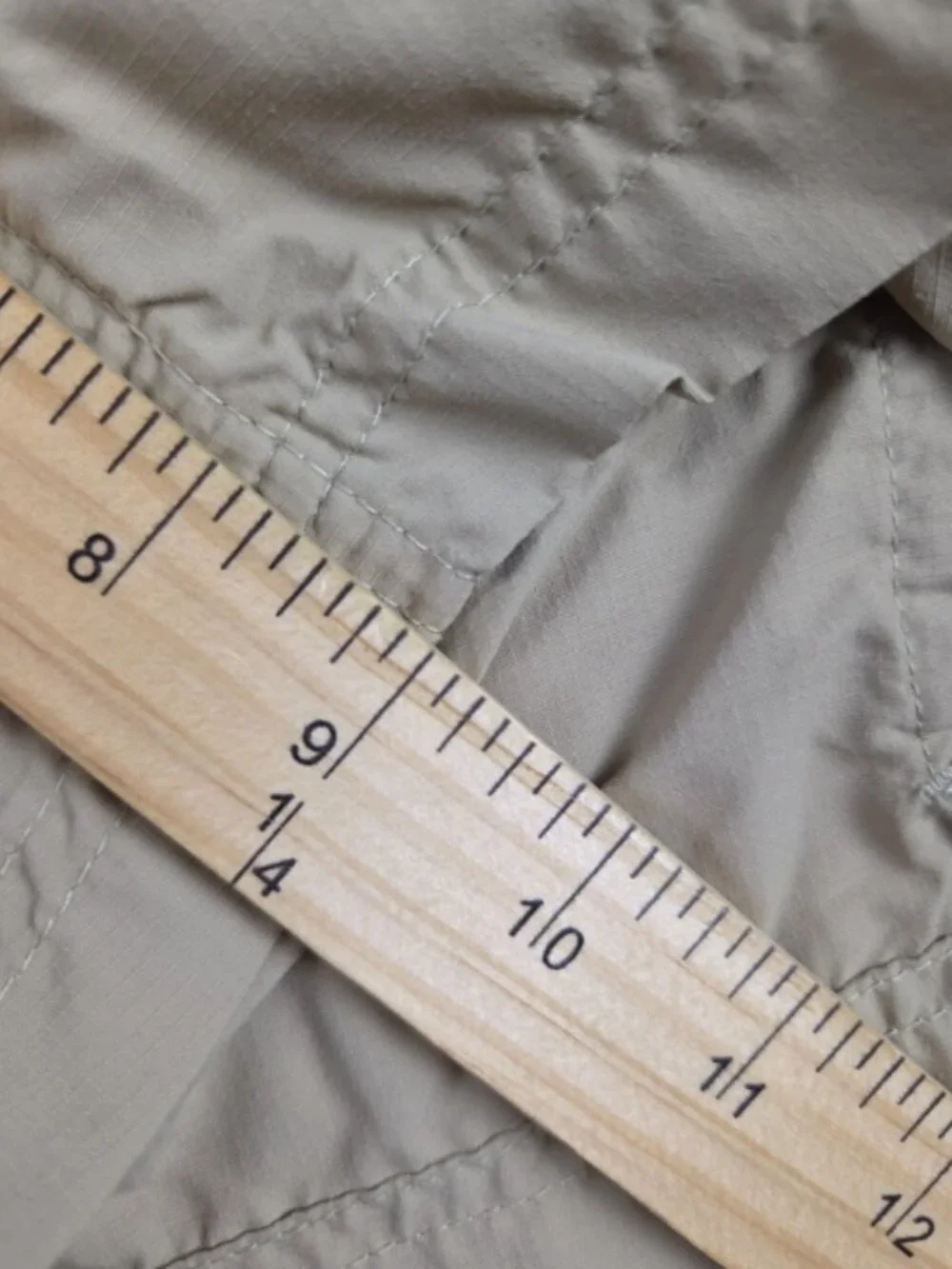 Columbia Sportswear Cargo Shorts – Men’s 32W – Khaki